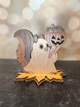 Load image into Gallery viewer, Nutcracker and Squirrel Set