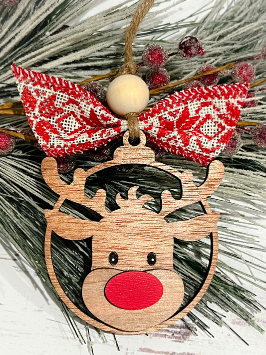 Circle Reindeer Ornament
