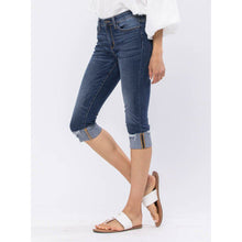 Load image into Gallery viewer, Judy Blue Destroyed Cuff Skinny Capri
